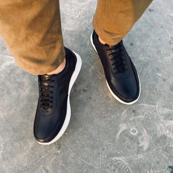 حذاء رياضي جلد أوركا - أسود